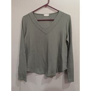 Altar's State long sleeve v-neck army green waffle weave cropped shirt size L